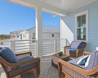Prominence by Panhandle Getaways - WaterSound - Balcony