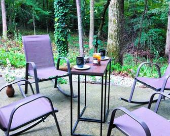 Private, Fully Furnished 2-Bedroom, 2-Bathroom Basement Apartment - Sugar Hill - Patio