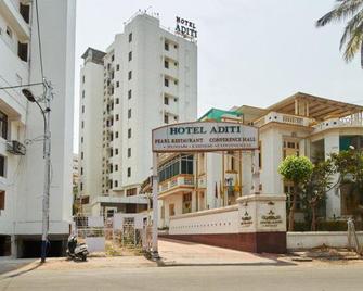 Hotel Aditi By Wb Hotels - Vadodara - Edificio