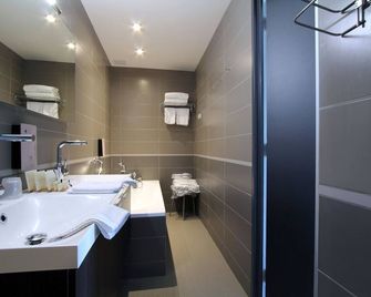 La Montagne De Brancion - Tournus - Bathroom