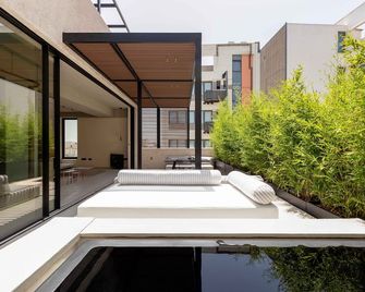 The Newel Psychiko - Ateny - Balkon