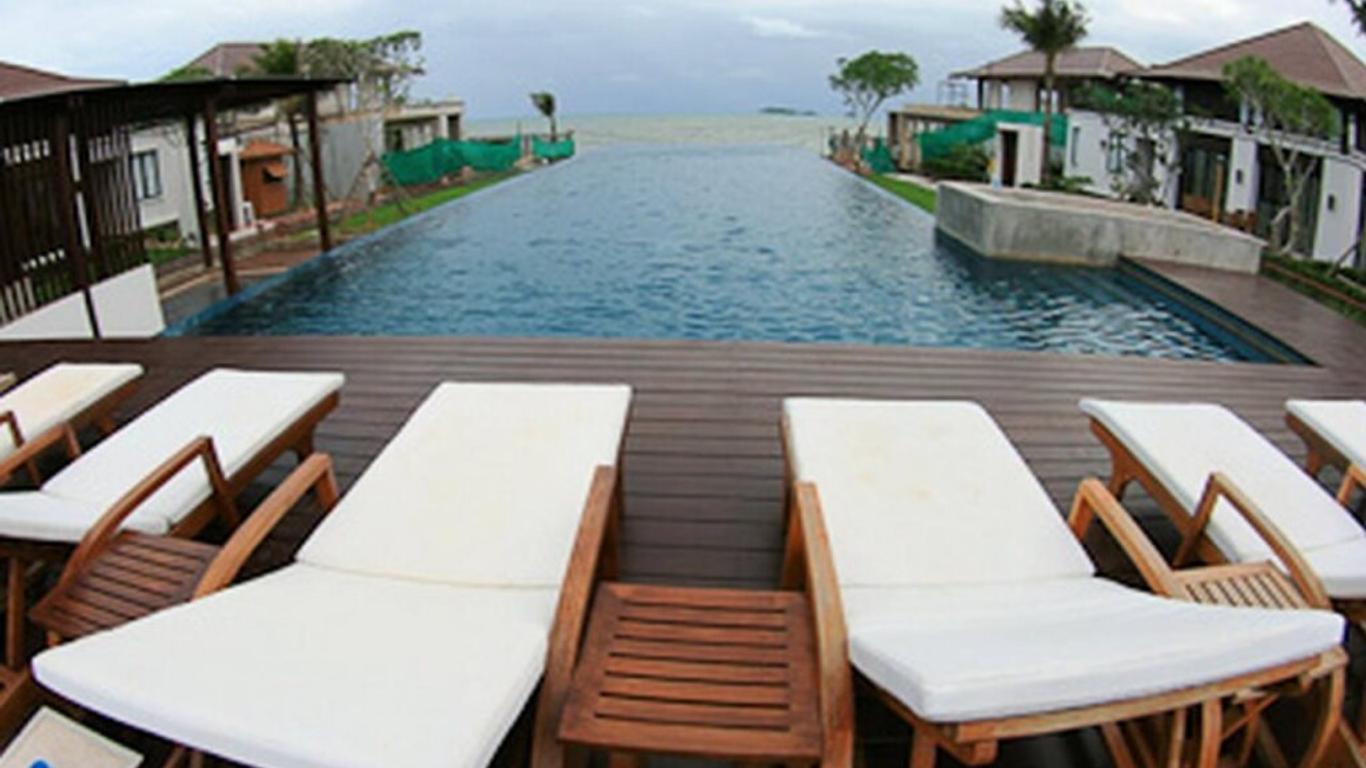 The Oriental Beach Resort