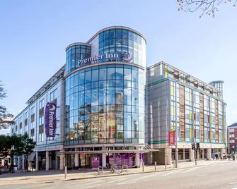 Premier Inn Nottingham City (Chapel Bar) - Nottingham - Building