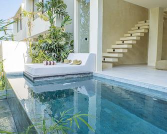 Olea Villas Resort - Kuta - Pool