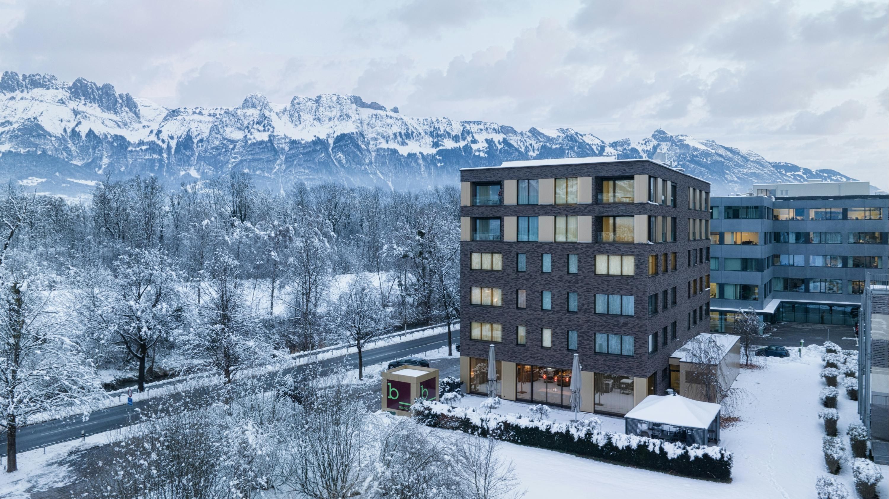 b_smart hotel - Bendern - Edifício