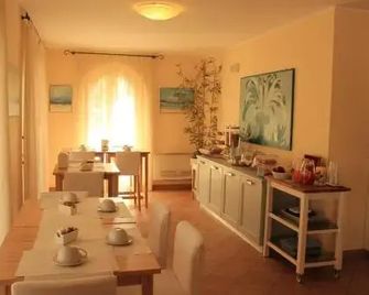 La Piazzetta Affittacamere B&B - Numana - Jídelna