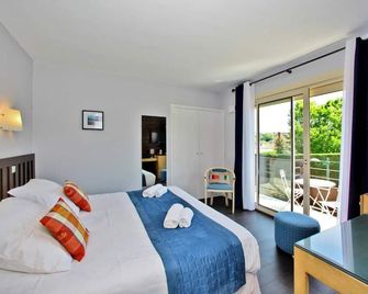 Hotel de Compostelle - סרלה לה-קאנדה - חדר שינה