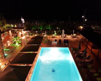 Hotel Nautilos - Nea Plagia - Pool