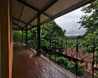 Serenity By Nature - Turrubares - Balcon