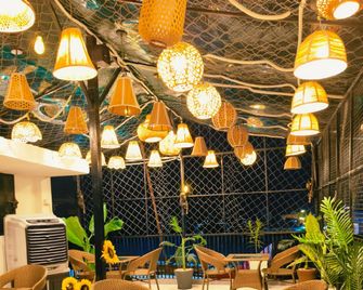 Hotel Sheeri Inn - Faizābād - Restaurant