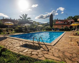Agriturismo Bio Fattoria Casetta - Gavorrano - Басейн