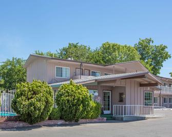 Days Inn by Wyndham Oroville - Oroville - Building