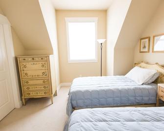 Spacious 1 Bedroom Apartment Centrally Located between Denver and Boulder. - Westminster - Bedroom