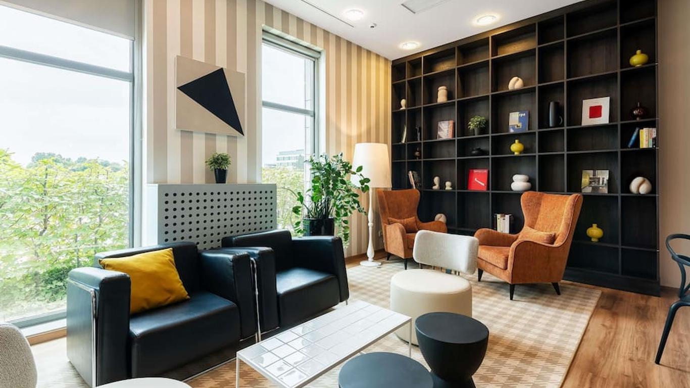 هوليداي إن اكسبرس وارسو إيربورت