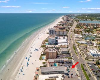 Sea Rocket 18 - St. Pete Beach - Playa
