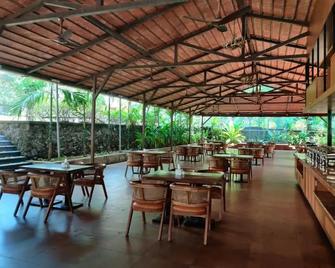 Wood Stock Acres Villa Resort - Thane - Restaurante