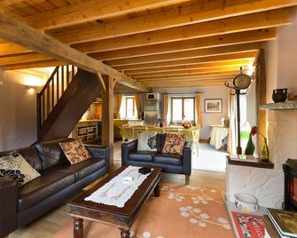 Le Mont St Michel , Maison du Montitier, Exclusive Bed & Breakfast Just for you! - Pontorson - Living room