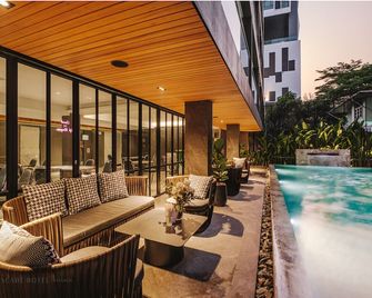 Cascade Hotel Bangkok - בנגקוק - בריכה