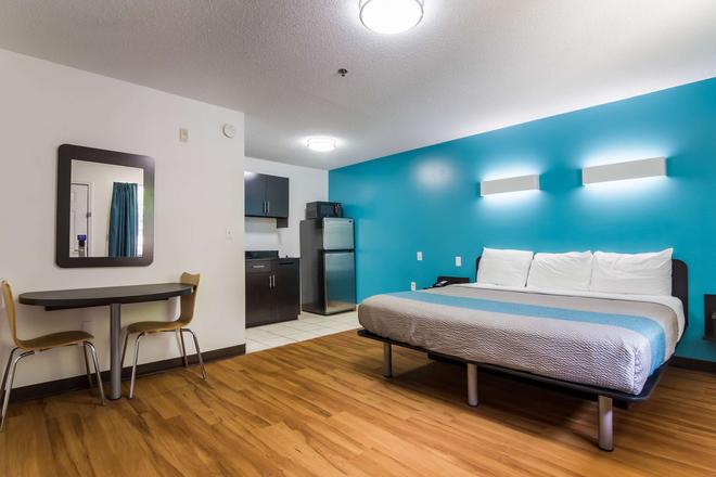 Motel 6 Gulf Shores Al 68 2 0 0 Gulf Shores Hotel Deals
