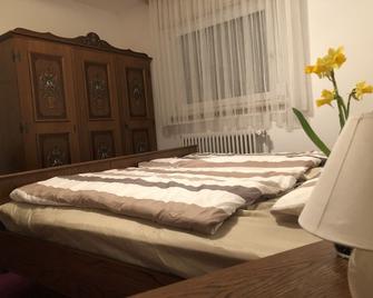 Hotel Nachtigall - Gernsbach - Slaapkamer
