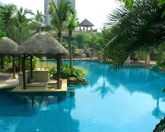 Dongguang Richwood Garden Hotel - Dongguan - Piscina