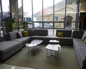 U Castle Hotel - Yeosu - Living room
