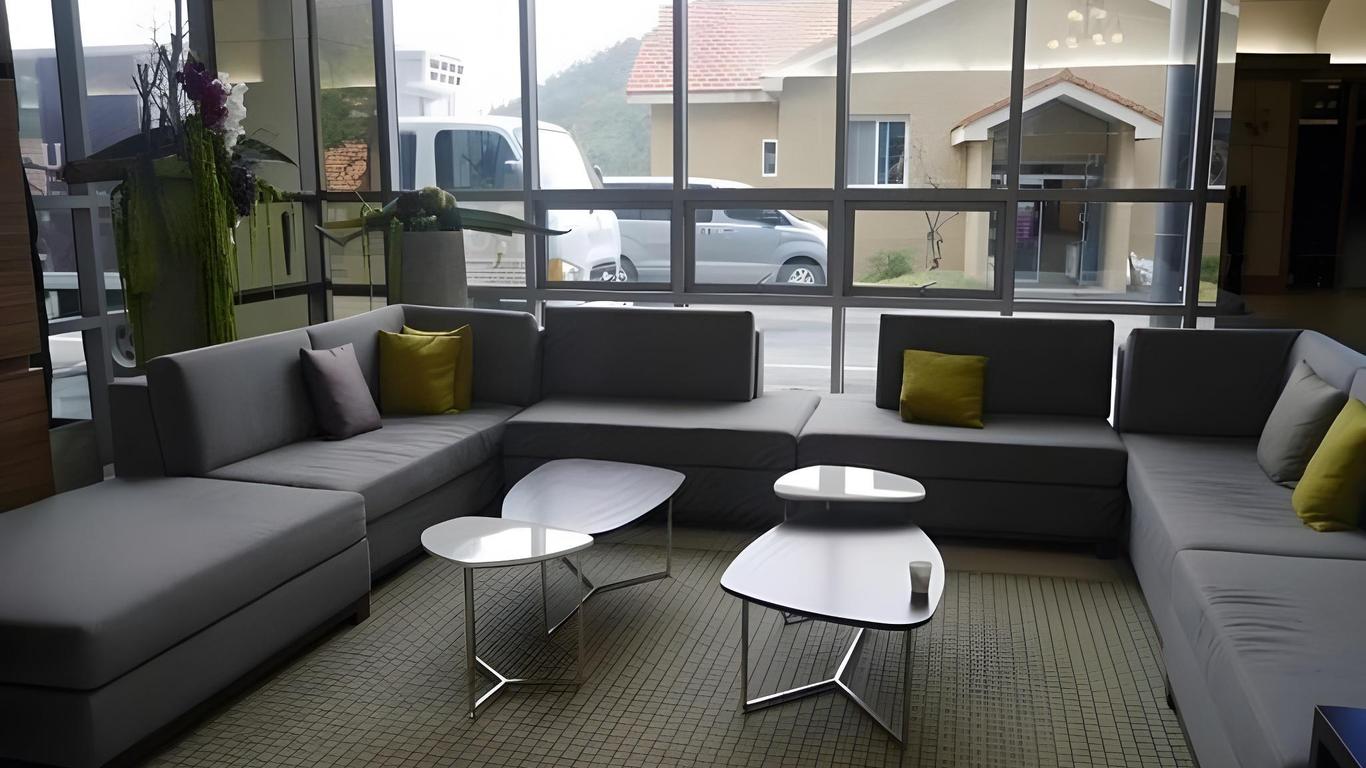 U Castle Hotel