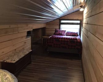 Cozy cabin located at the heart of Spruce Knob West Virginia. - Riverton - Bedroom