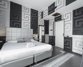 Hotel Spagna - Florence - Bedroom