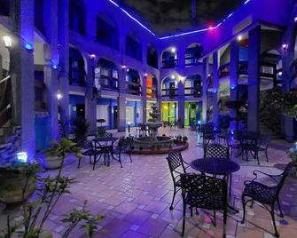 Hotel La Silla - Monterrey - Patio