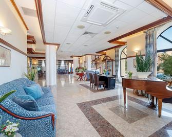 Gillieru Harbour Hotel - Saint Paul’s Bay - Lobby