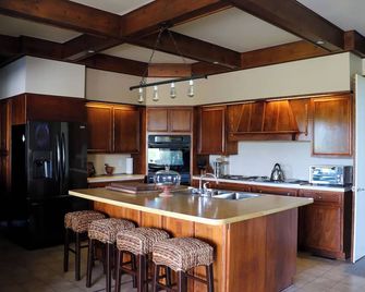 Lush Countryside & Shenandoah Mountain Views at Quiet Hills Retreat - Madison - Cocina