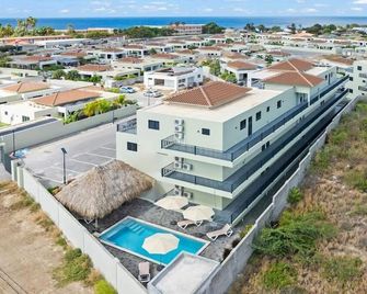 Apartement Coral, Mambo Beach met Zwembad & Palapa - Willemstad
