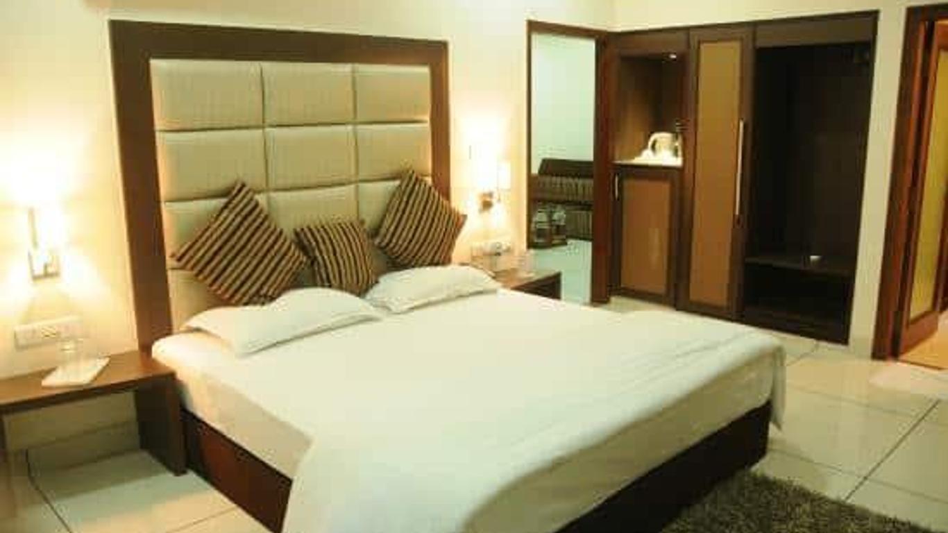 Hotel Solitaire Inn