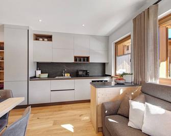 Apartment 'La Casa Di Hilde' with Mountain View, Private Terrace and Wi-Fi - Borca di Cadore - Kuchyň