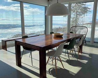 Ermitage St-Laurent 173: Luxury Winter Sanctuary - Baie-Saint-Paul - Dining room