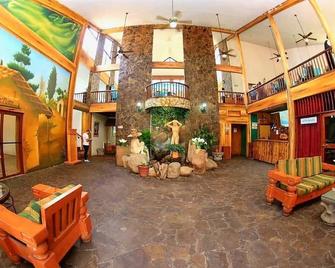 Hotel Entre Pinos - San Ignacio - Lobby