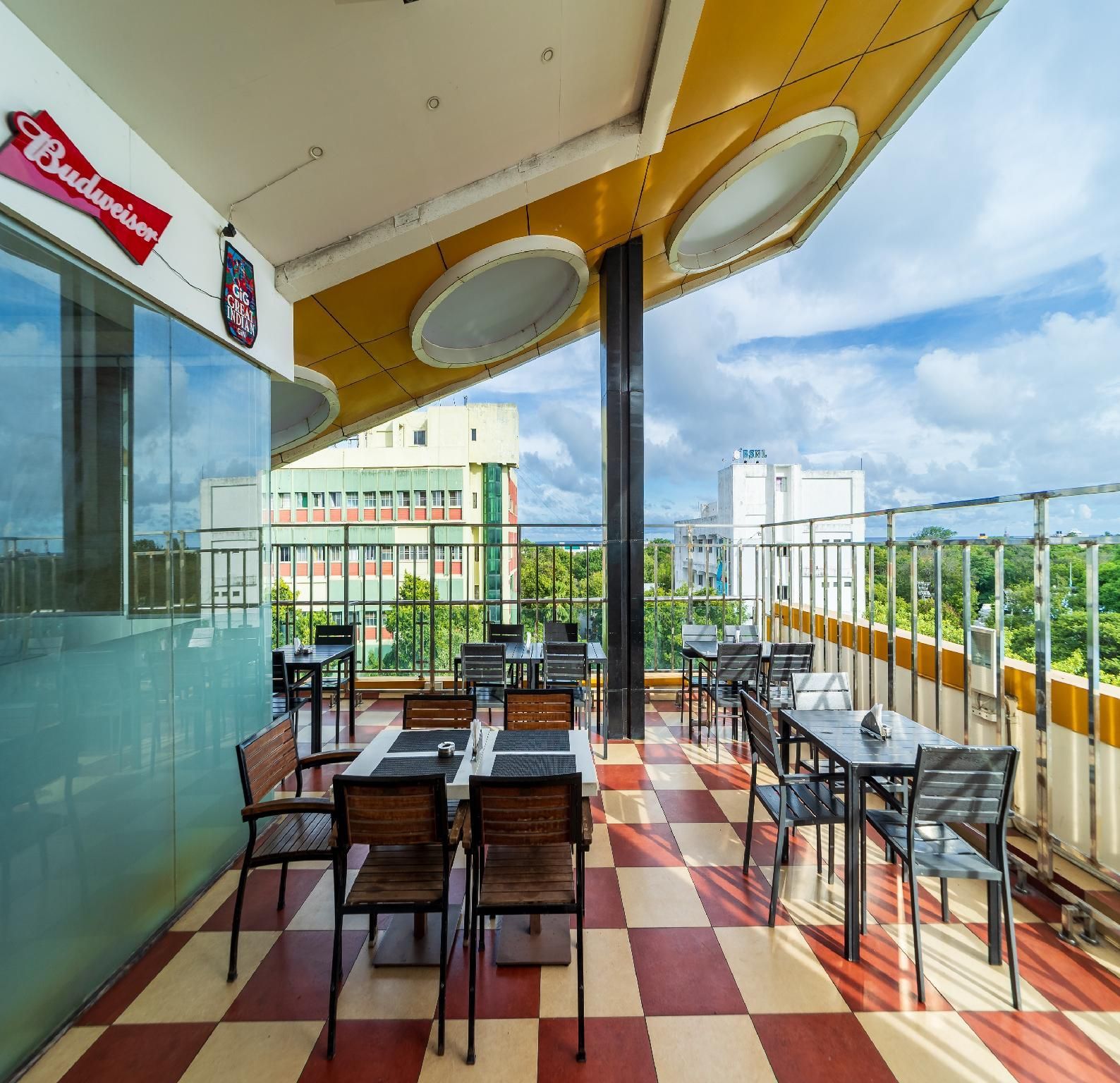 Hotel Sun Park - Pondicherry - Balcony