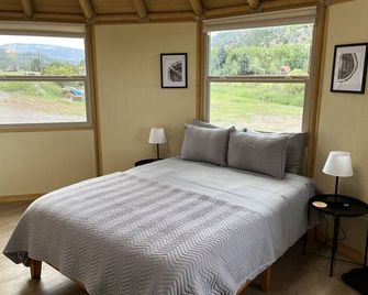 Bristlecone Yurt at Aspen Ridge Cabins - South Fork - Bedroom