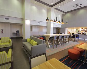 Hampton Inn & Suites Seal Beach - Seal Beach - Lobby