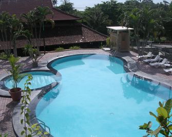Bukit Senggigi Hotel - Senggigi - Piscina