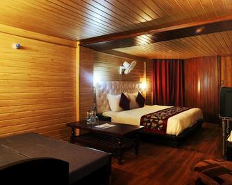 Moon Hotel Mallital, Near Nainital High - Nainital - Bedroom