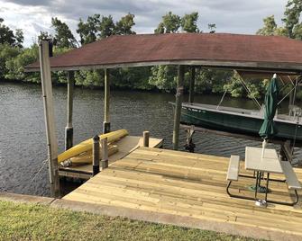 Serenity Now, Affordable Waterfront Oasis - Apollo Beach - Patio