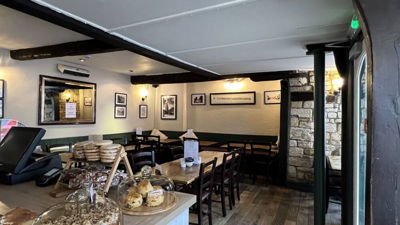 Priory Tearooms Burford with Rooms