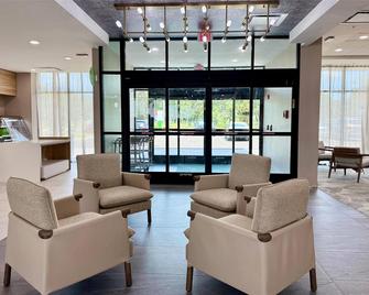 Wyndham Garden Tampa Fairgrounds/Casino - Tampa - Lobby