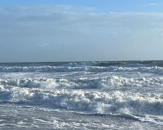 Cozy 2-bedroom resort in charming Cocoa Beach with AC, WiFi - Cocoa Beach - Beach