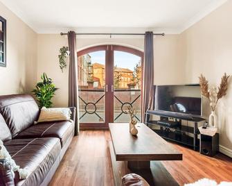 Call Lane, Central Leeds - Wonderful 2-bedroom, Pet friendly, in the City Centre - Leeds - Pokój dzienny