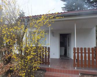 Bungalow Umgeben von Wäldern und Seen - Fürstenberg/Havel - Balkon