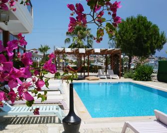 Tinika Butik Otel - Cesme - Pool