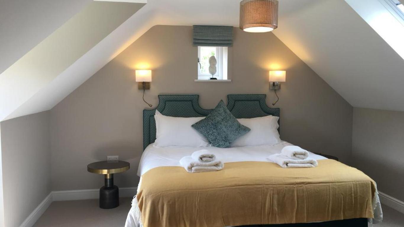 Cliff Farmhouse B&B Suites